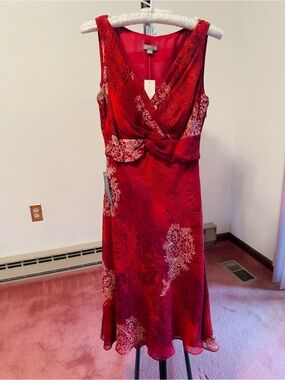 Ann Taylor Sleeveless Red Floral V-Neck Dress